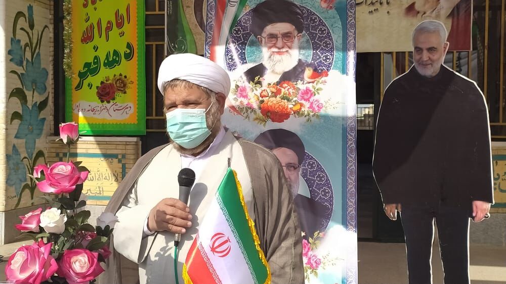 امام جمعه جیرفت: نقش جوانان را در چله دوم انقلاب دریابیم