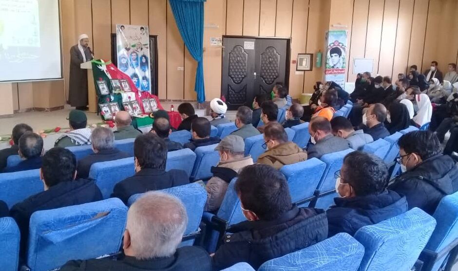 امام جمعه دیواندره: دهه فجر نماد استقامت در برابر ظلم و ستیز است امام جمعه دیواندره: دهه فجر نماد استقامت در برابر ظلم و ستیز است