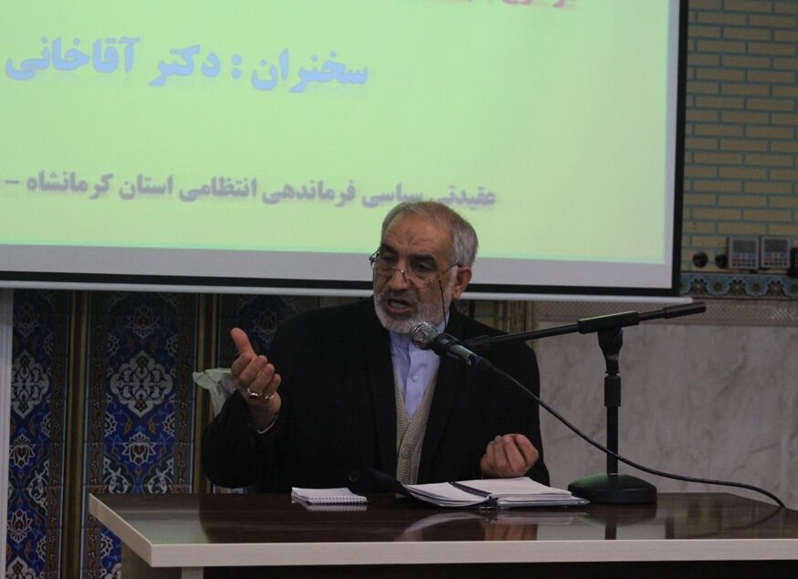 انقلاب اسلامی عزت و استقلال از دست رفته کشور را احیا کرد 