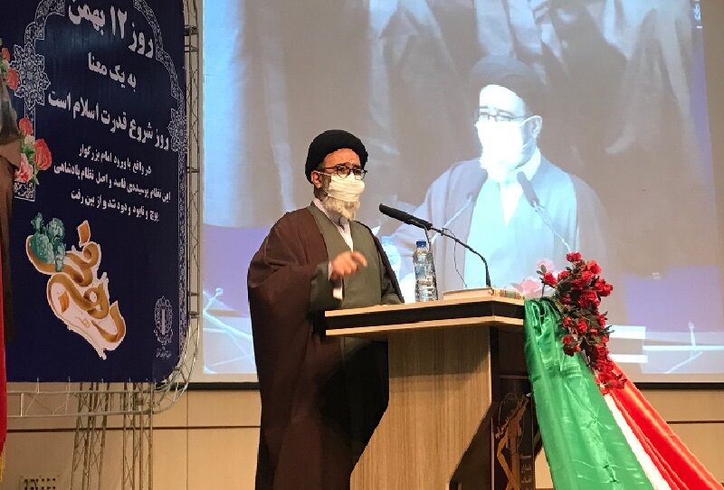 امام جمعه تبریز: نتیجه مذاکرات هسته ای باید منجر به رفع مشکلات اقتصادی شود