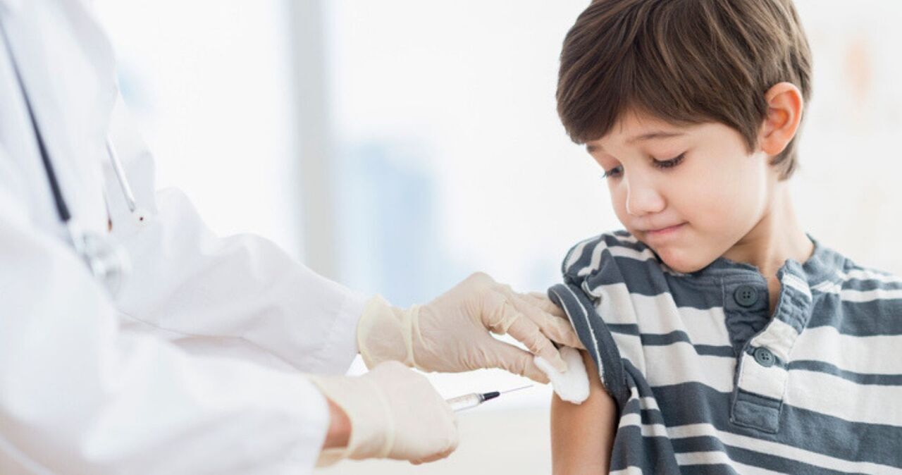 واکسیناسیون دانش‌آموزان در خراسان رضوی سه هفته زمان می‌برد