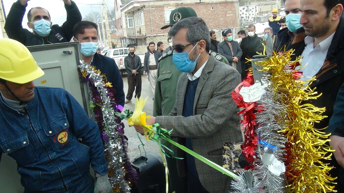 ۲۴ پروژه راهسازی و برق رسانی در سروآباد افتتاح شد