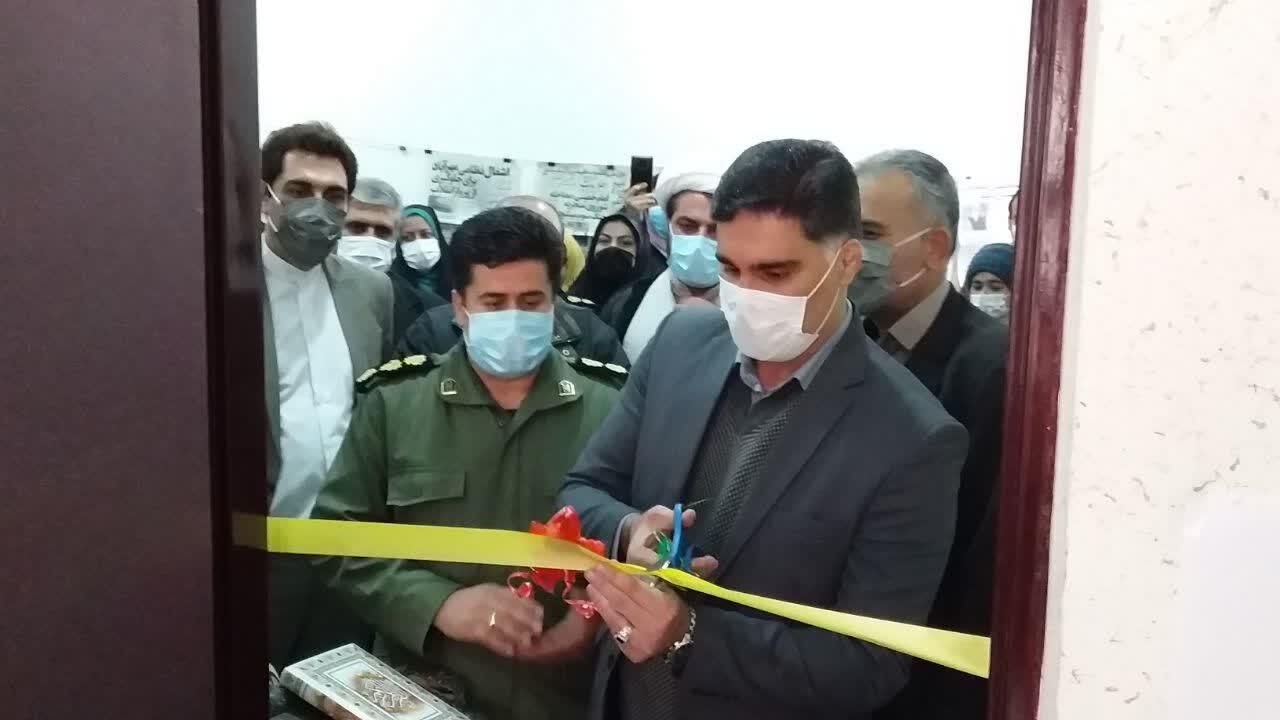 سه نمایشگاه هنری در کنگاور گشایش یافت