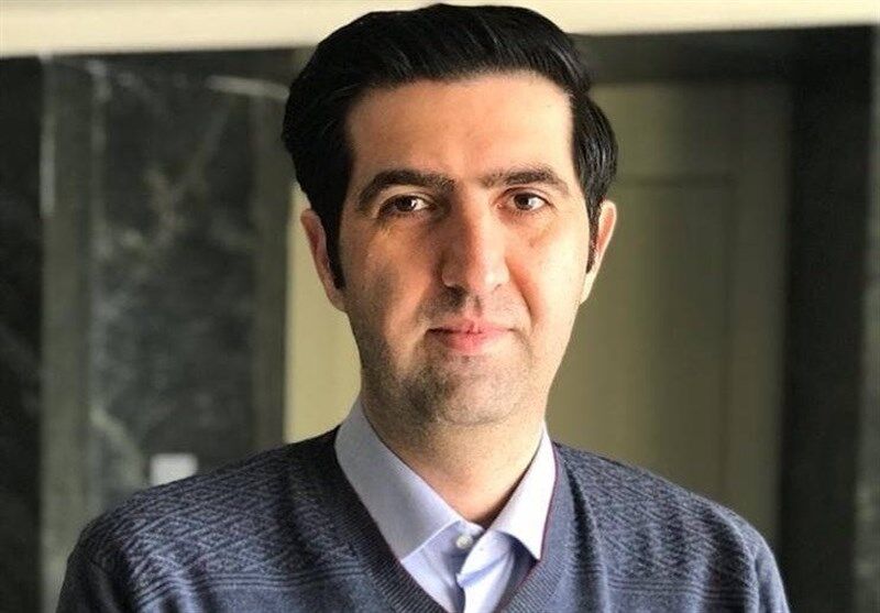 مسئله انقلاب اسلامی چیزی فراتر از کارآمدی بوده است/ مردمی شدن کانون اصلی انقلاب