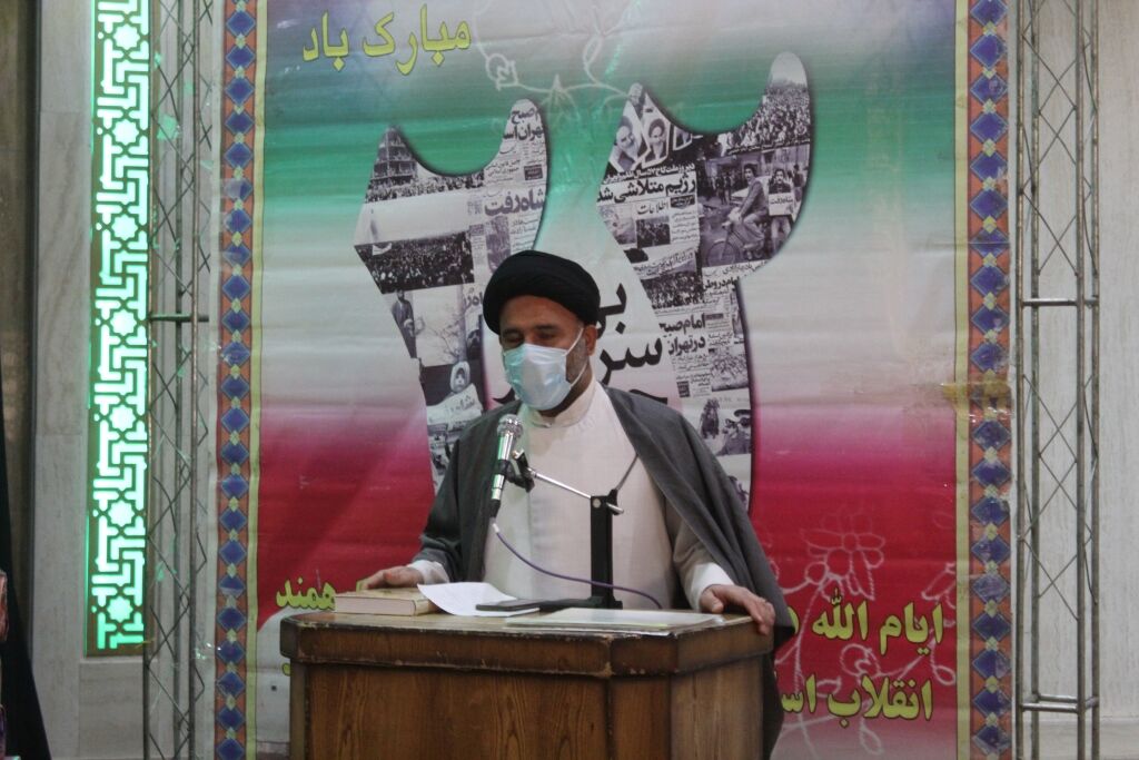 جایگاه رهبری عامل پایداری انقلاب اسلامی بوده است