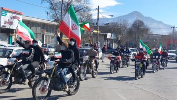 کاروان جشن ملی ۱۴۰۰ در شهرستان ملایر برگزار شد