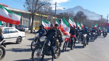 کاروان جشن ملی ۱۴۰۰ در شهرستان ملایر برگزار شد