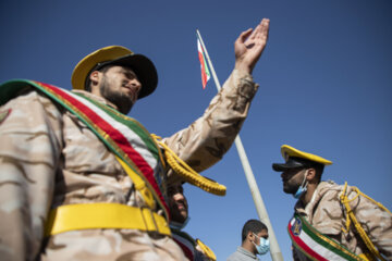 آیین اهتزاز پرچم ایران به مناسبت دهه فجر در اهواز