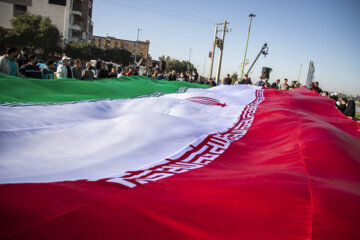 آیین اهتزاز پرچم ایران به مناسبت دهه فجر در اهواز