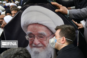 Procession of Grand Ayatollah Saafi Golpaygani in Iraq's Najaf & Karbala