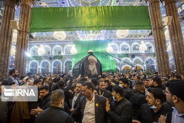 Procession of Grand Ayatollah Saafi Golpaygani in Iraq's Najaf & Karbala