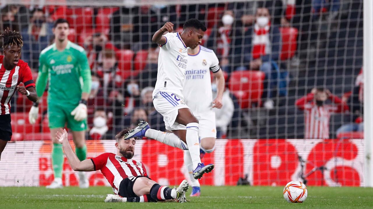 تعویض طلایی مارسلینو و تیرخلاص برنگوئر بر پیکر رئال تعویض طلایی مارسلینو و تیرخلاص برنگوئر بر پیکر رئال