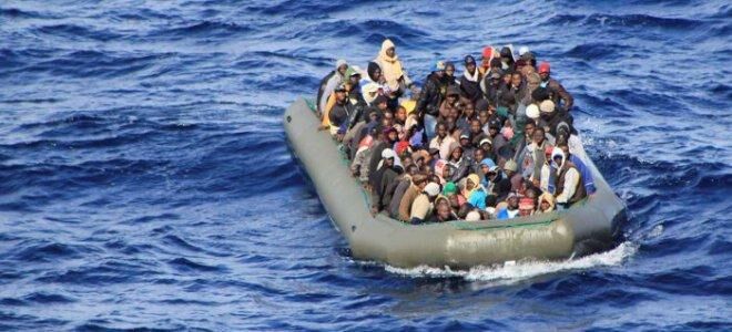 یک کشته و ۱۶ ناپدید در سانحه واژگونی قایق مهاجران در سواحل اسپانیا