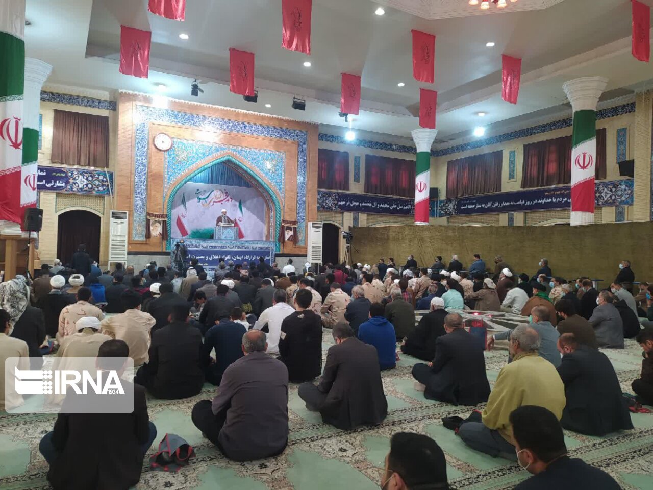 امام جمعه آبادان برخورد جدی با سوء استفاده کنندگان از بیت‌المال را خواستار شد