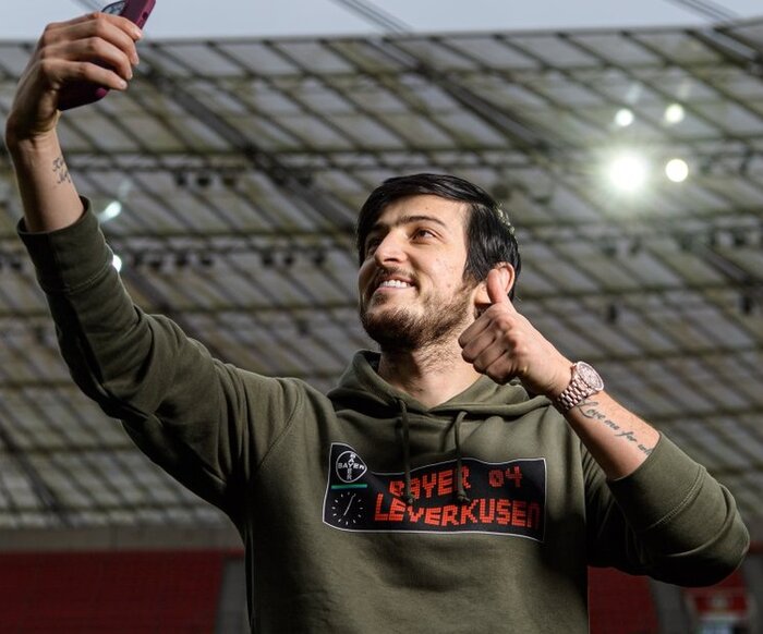 حضور پرشور جامعه ورزش در راهپیمایی یوالله ۲۲ بهمن/ از ناکامی پرسپولیس تا آنتی رکورد رونالدو