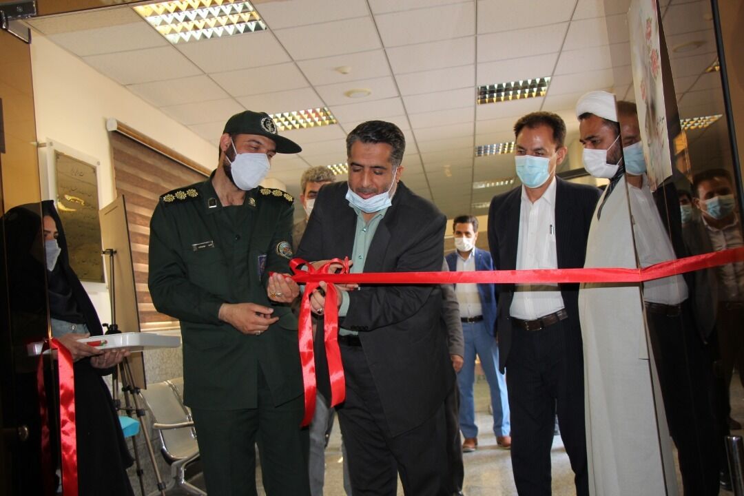 دومین نمایشگاه هنرهای تجسمی فجر استانی در جنوب کرمان گشایش یافت