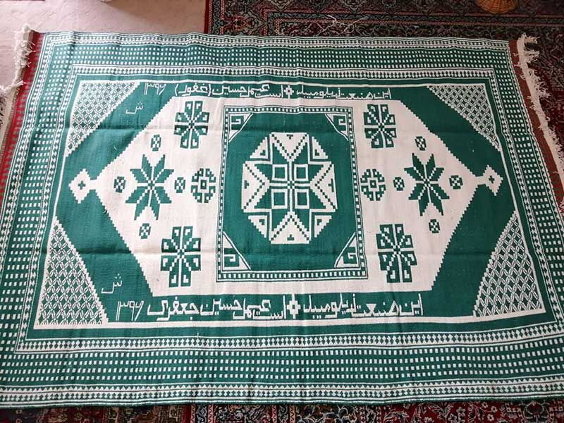 کتیبهنگاری بر تار و پود زیلوی میبد 4