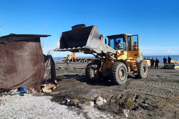 آزادسازی حریم سواحل در آستارا