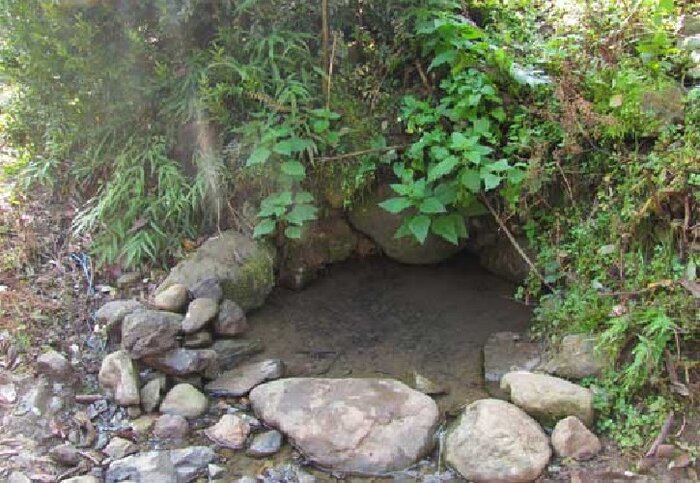 بوی نامطبوع آب آشامیدنی و شلوغی چشمههای اطراف بجنورد