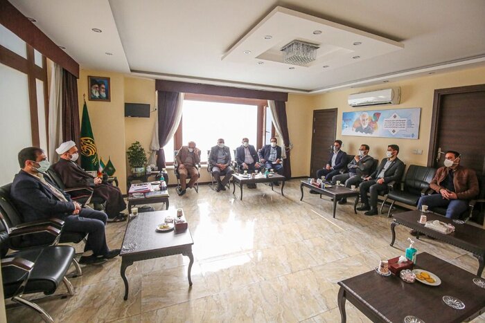 تفاهم نامه تولید برق خورشیدی از پشت بام آستان حضرت شاهچراغ (ع) امضا شد