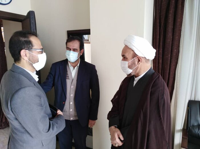 تفاهم نامه تولید برق خورشیدی از پشت بام آستان حضرت شاهچراغ (ع) امضا شد