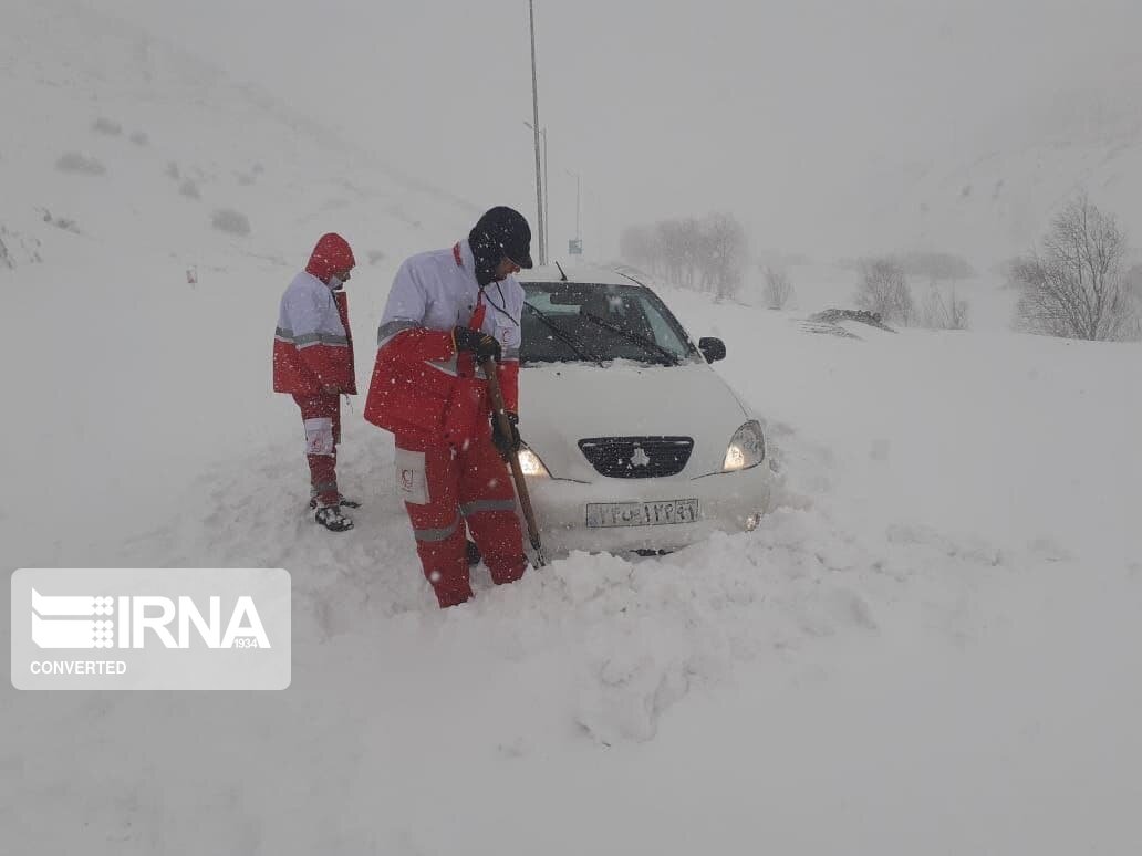 یک هزار و ۲۰۴ نفر در برف و کولاک لرستان امدادرسانی شدند