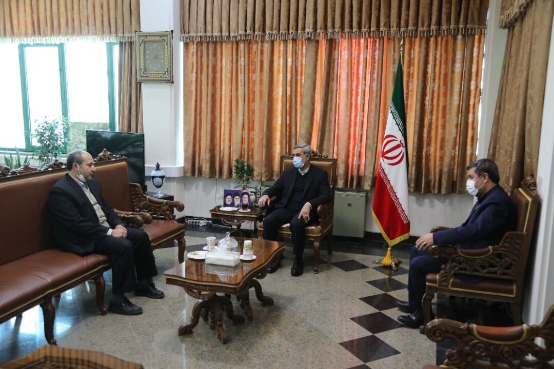 رسیدگی استاندار همدان به درخواست‌های مردم در ملاقات حضوری