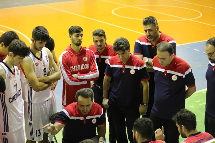 تیم بسکتبال شیمیدر قم، عقاب تهران را پشت سر گذاشت