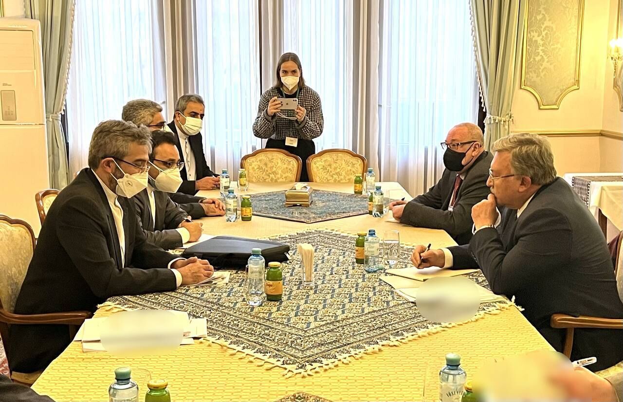 Iran, Russia delegations meet in Vienna