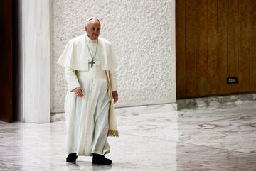 پاپ فرانسیس جنگ در اوکراین را «دیوانگی» خواند