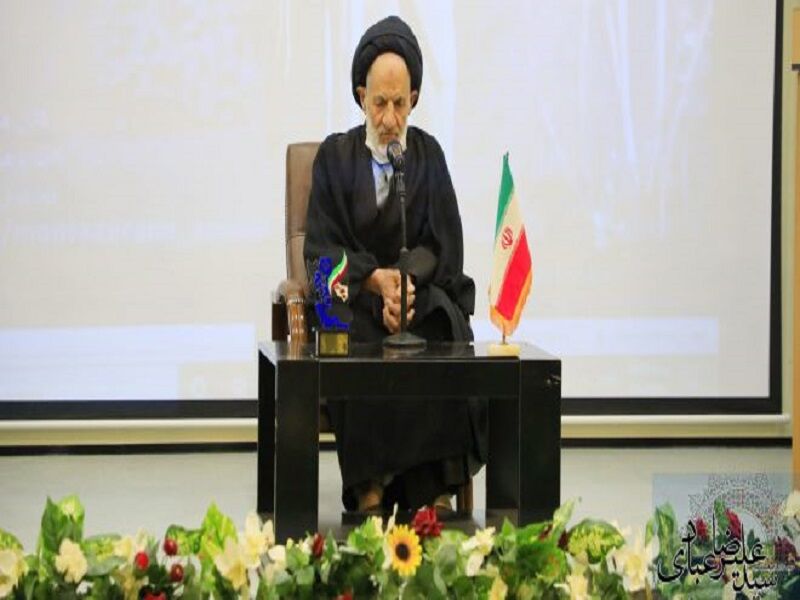 امام جمعه بیرجند: صاحبنظران در اجرای بیانیه گام دوم انقلاب نظر دهند