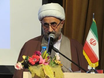 امام جمعه: تحقق سند توسعه میامی زمینه ساز کاهش فقر و بیکاری است 