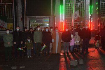 le feu d’artifice du 22 bahman sur la tour Azadi de Téhéran 