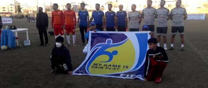 مسابقه تنیس فوتبال کشوری گرامیداشت دهه فجر در گناوه برگزار شد