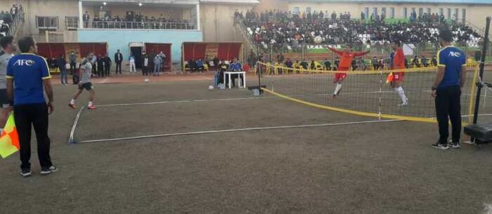 مسابقه تنیس فوتبال کشوری گرامیداشت دهه فجر در گناوه برگزار شد