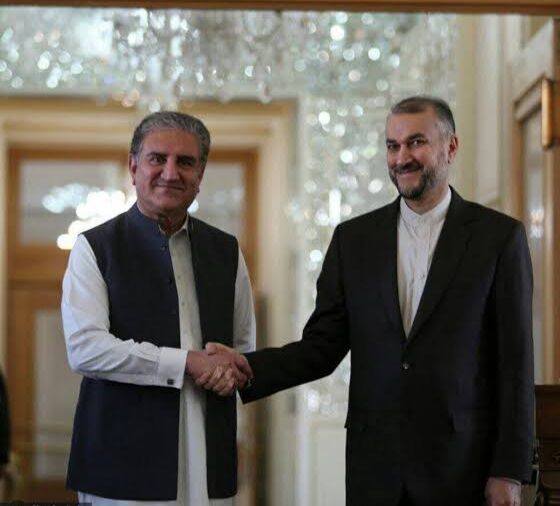 Pakistan FM congratulates Iranian counterpart on Islamic Revolution anniversary