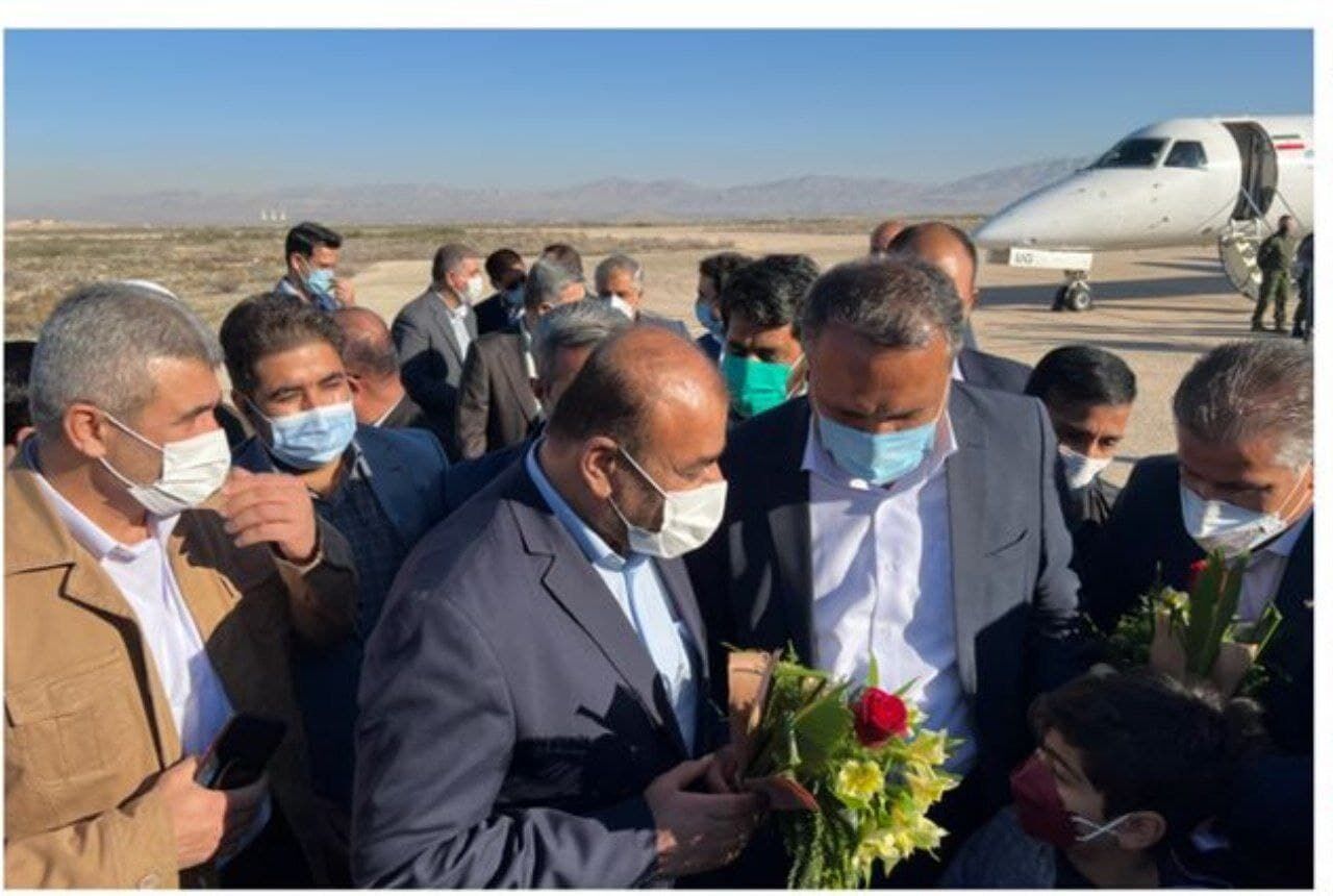 وزیر راه و شهرسازی وارد فارس شد وزیر راه و شهرسازی وارد فارس شد
