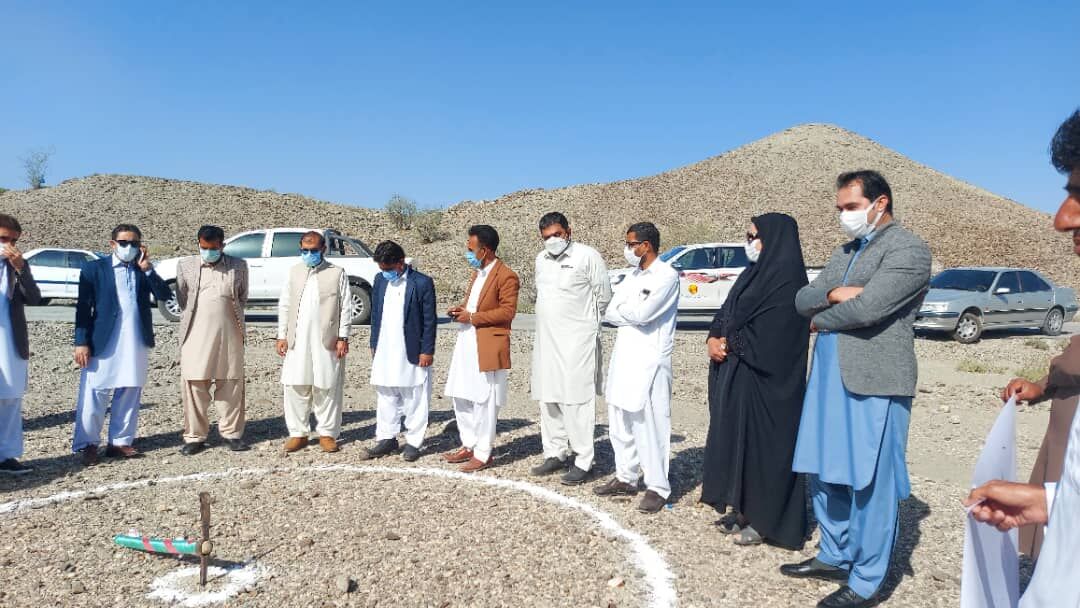 کلنگ ساخت ۱۶ خانه بهداشت در بخش مرکزی نیکشهر به زمین زده شد