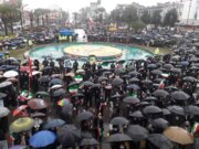 تجدید میثاق مردم گیلان با آرمانهای انقلاب زیر آسمان بارانی 