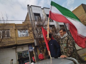 رژه خودروی و موتوری در چهل و سومین سالگرد انقلاب اسلامی در بوکان