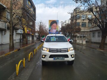 رژه خودروی و موتوری در چهل و سومین سالگرد انقلاب اسلامی در بوکان