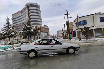 رژی خودروی در بانه به مناسب 22 بهمن