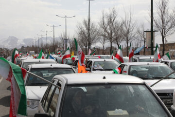 راهپیمایی خودرویی ۲۲ بهمن در شهرکرد