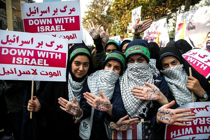 همراه با جشن انقلاب در مسیر آزادی