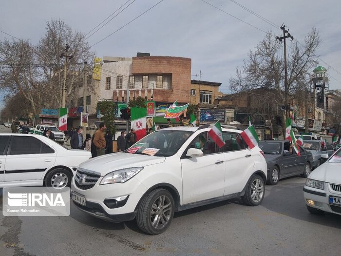 راهپیمایی خودرویی و موتوری ۲۲ بهمن در کرمانشاه آغاز شد