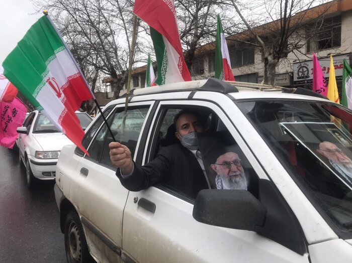 همراه با جشن انقلاب در مسیر آزادی