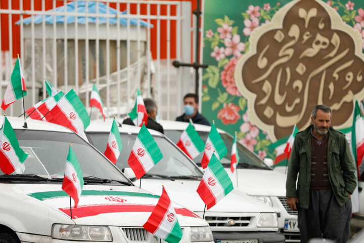 Iranians mark 43rd victory anniv. of Islamic Revolution