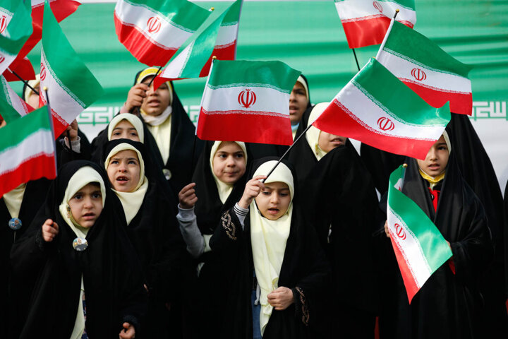 پایکوبی الوند در بزم چهل و سوم انقلاب