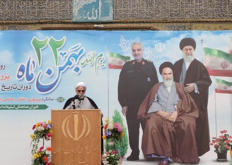 امام جمعه موقت سمنان: حساب دستاوردهای انقلاب از برخی کم‌کاری‌ها جدا است