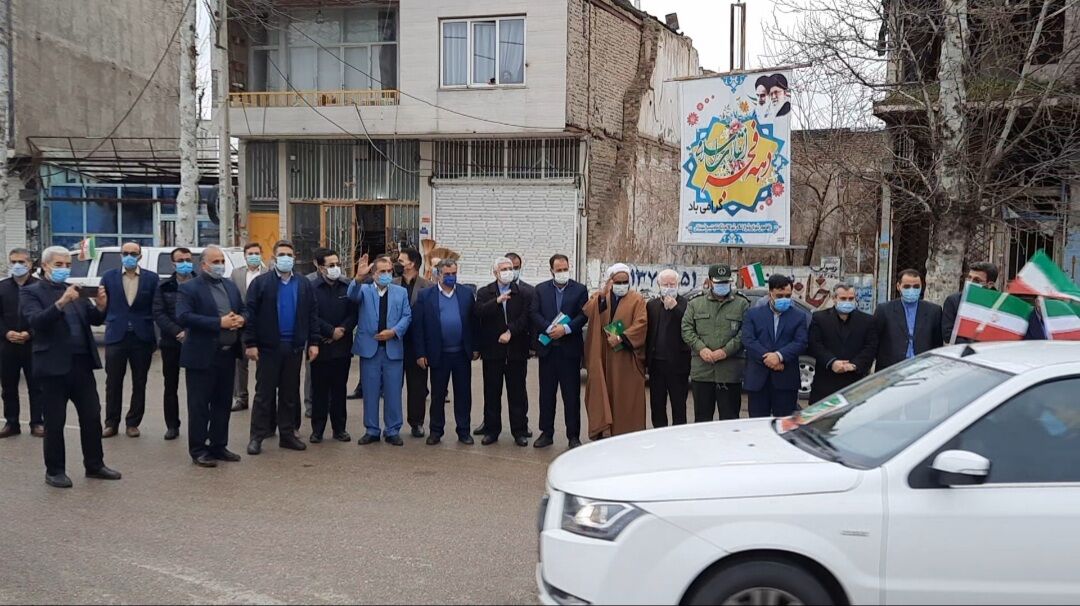 حضور ملت در جشن انقلاب اهرم قدرت مذاکره‌کنندگان هسته‌ای خواهدبود